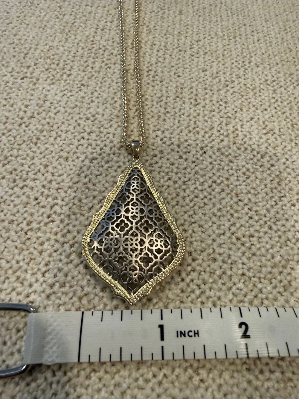Kendra Scott 16” Gold-Tone Filigree mixed metal / two-tone Pendant Necklace